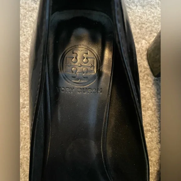 Tory Burch black patent leather pumps - Picture 6 of 7
